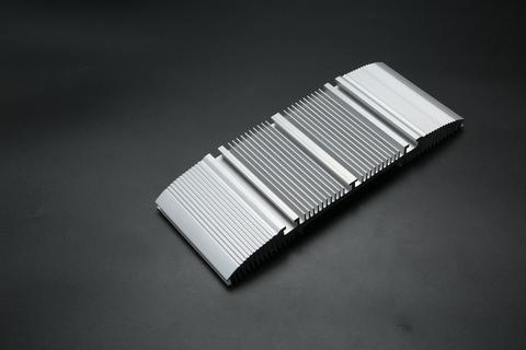 6063鋁合金材質加工散熱器的優(yōu)點